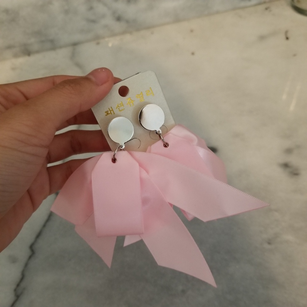 Korea Ribbon earrings - Picture 2 of 3